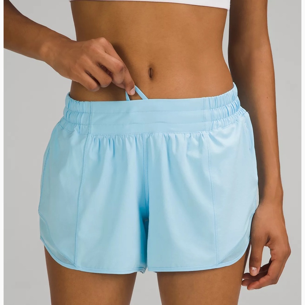 Lululemon Hotty Hot Low-Rise Lined Short 4"